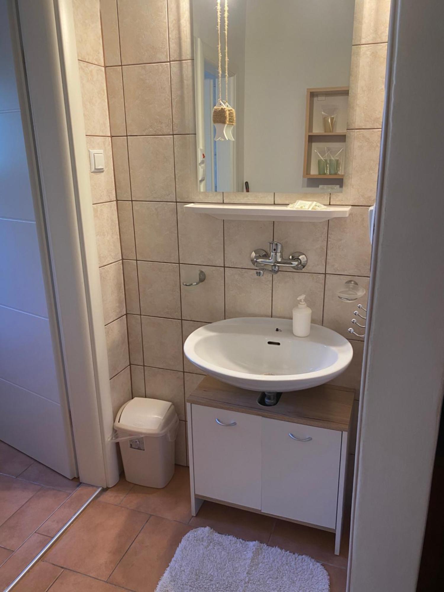 Apartments Jelusic Pirovac Kültér fotó