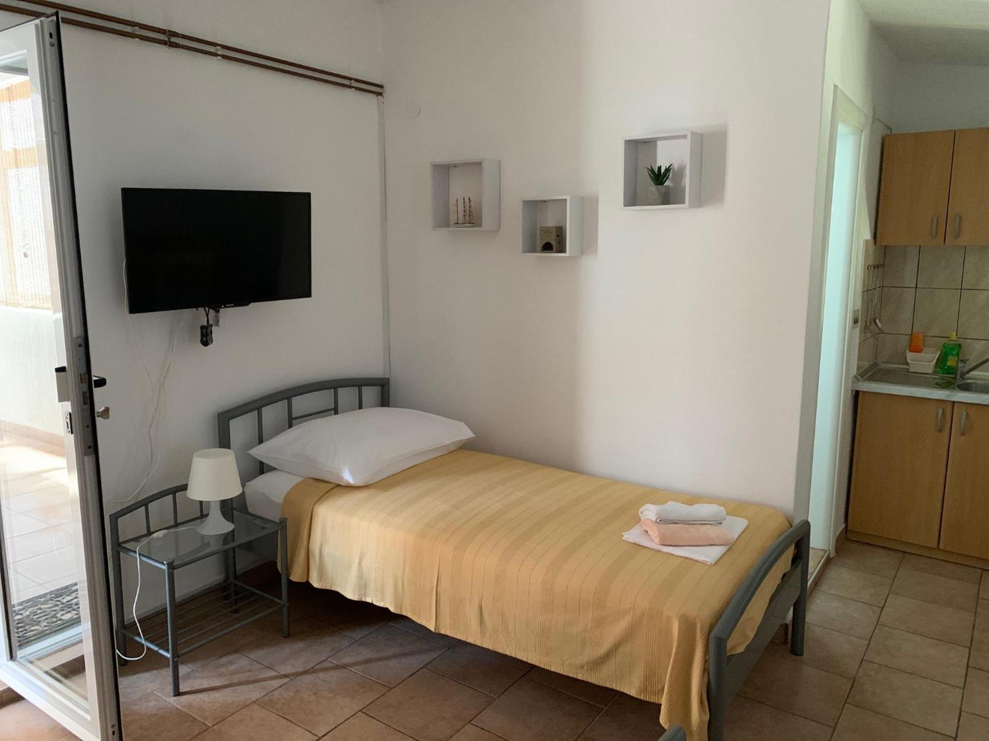 Apartments Jelusic Pirovac Kültér fotó
